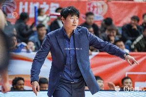 这可是季后赛啊！邱彪本场12人轮换&amp;陶汉林时间最少也有5分22秒