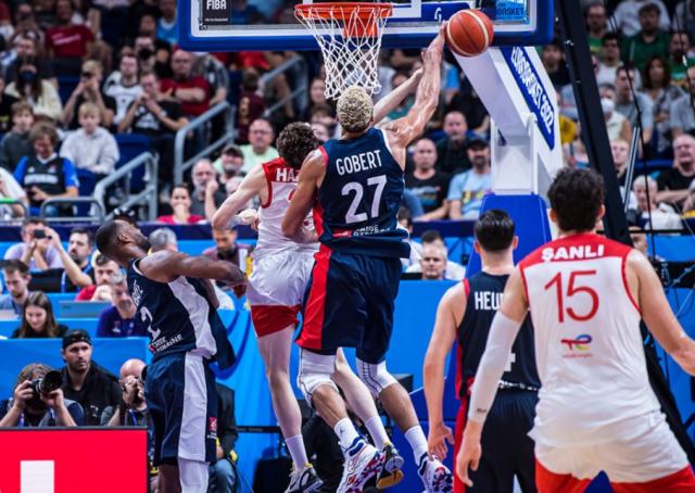 华体会官方网站入口-【欧锦赛八强前瞻】波兰阻击东契奇 法国迎战意大利