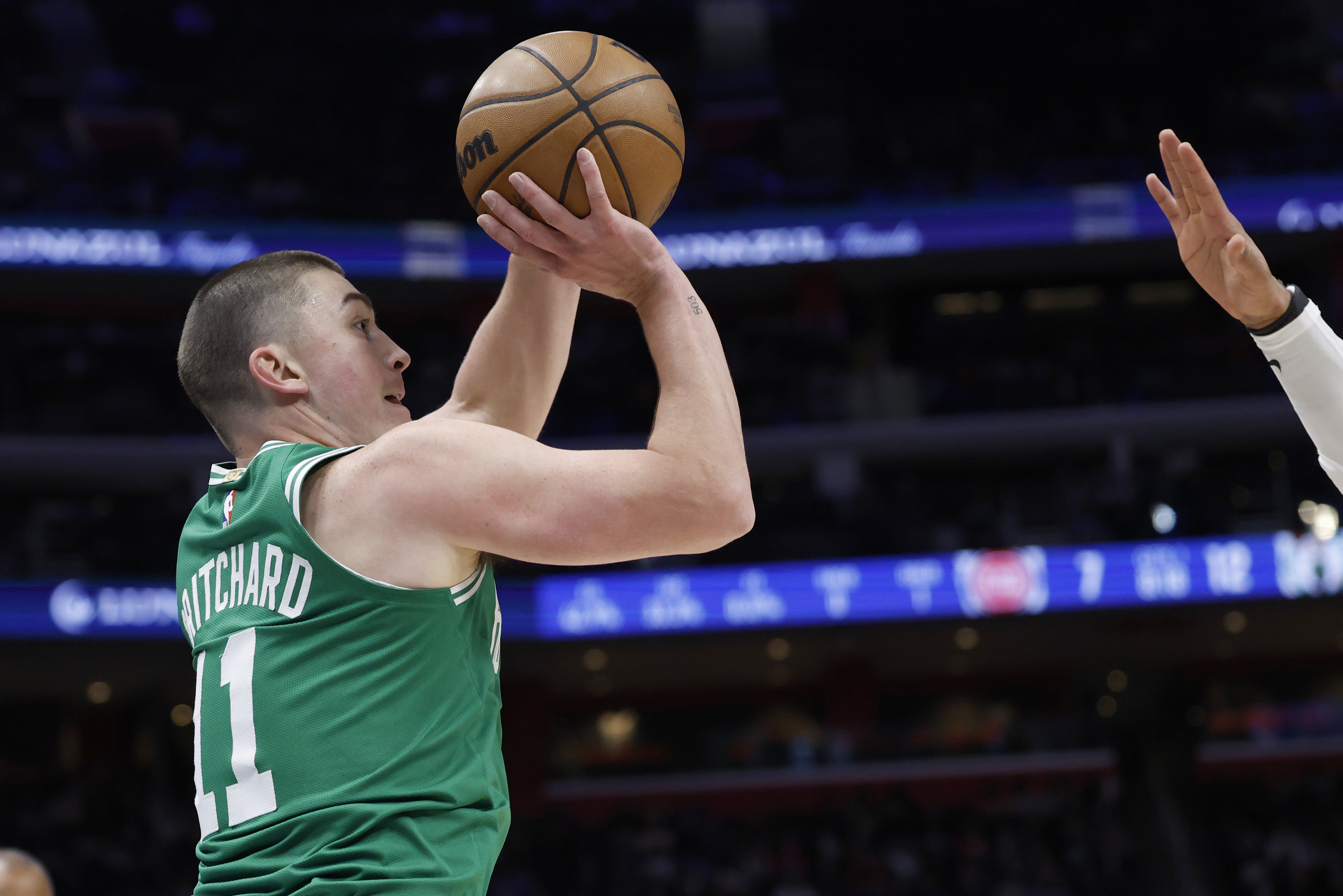 hth华体会官网-1米85乱杀！布朗&amp;普理查德击穿湖人外防线 防守硬度是致命差距